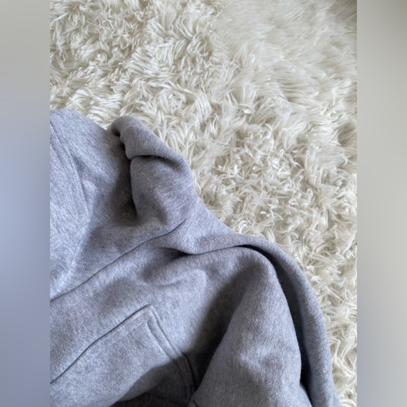 Aritzia TNA Sweatfleece Cozy Fleece Mega Cargo™ Sweatpant - Picture 4 of 8